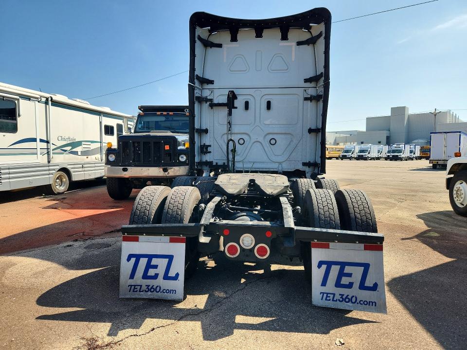 2026 Freightliner Cascadia VIN 3AKJHHDR6TSWM4297 COPART salvage auction — ALL OVER, OH - CERT OF TITLE-SALVAGE, sold $101,000 on 2026-10-15 (photo 6)