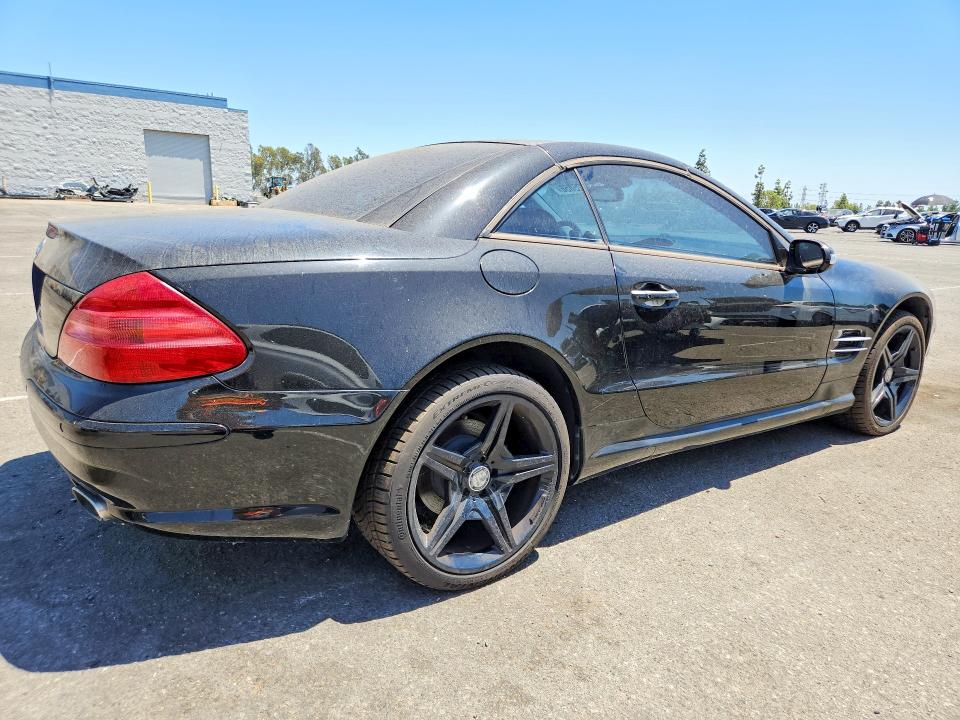 2003 Mercedes-benz Sl-class VIN WDBSK75F33F039870 COPART salvage auction — MINOR DENT/SCRATCHES, CA - DIS/DLR/EXP ONLY CLEAN TITLE, sold $1,450 on 2026-08-18 (photo 3)