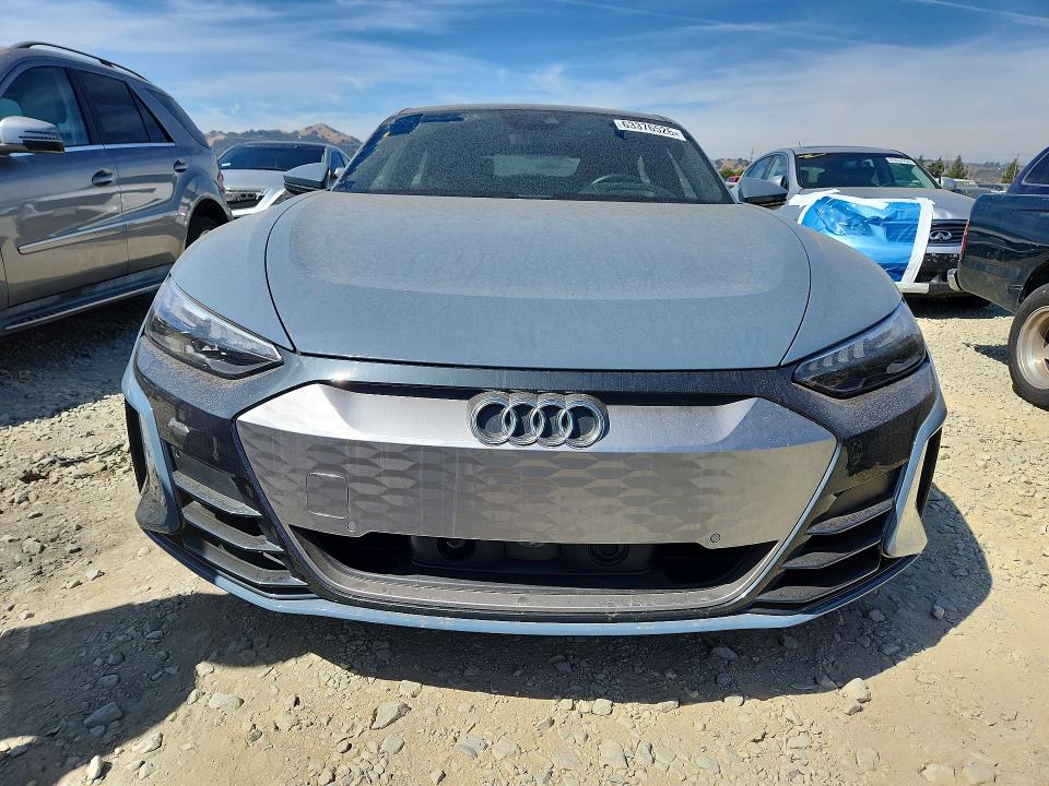 2022 Audi E-tron gt VIN WAUDJBFW4N7003873 COPART salvage auction — MINOR DENT/SCRATCHES, CA - SALVAGE CERTIFICATE, sold $27,750 on 2026-09-24 (photo 5)