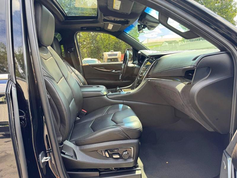 2019 Cadillac Escalade VIN 1GYS4KKJXKR103496 COPART salvage auction — MINOR DENT/SCRATCHES, Ma - Certificate Of Title, sold $13,900 on 2026-10-06 (photo 9)