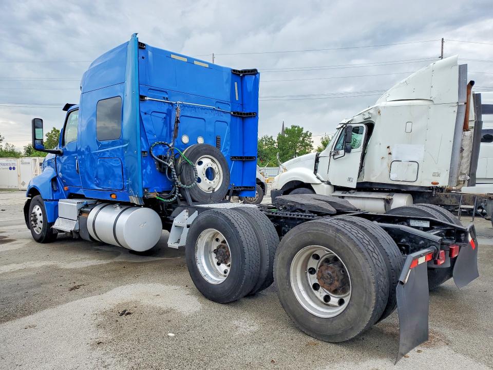 2019 International Lt VIN 3HSDZTZR3KN093947 COPART salvage auction — SIDE, IL - CERT OF TITLE-REBUILT, sold $9,100 on 2026-10-22 (photo 2)