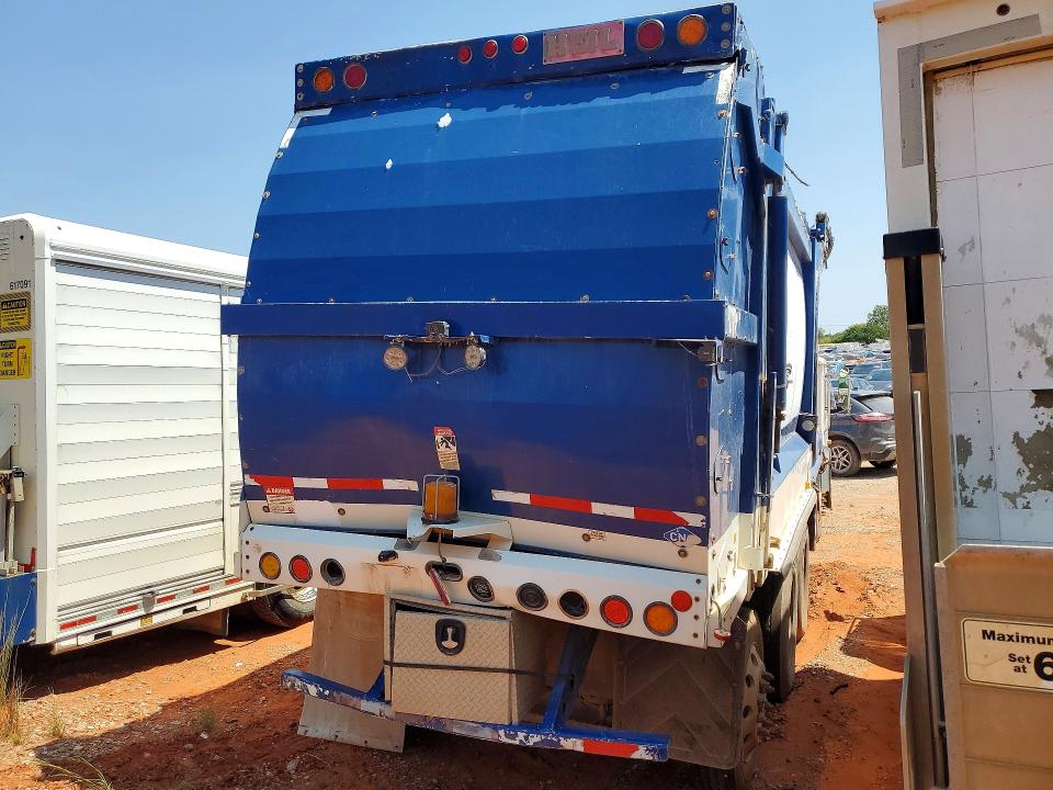 2015 Mack 600 rd600 VIN 1M2AU14C3FM002163 COPART salvage auction — MECHANICAL, FL - CERTIFICATE OF DESTRUCTION, sold $1,750 on 2026-09-03 (photo 3)