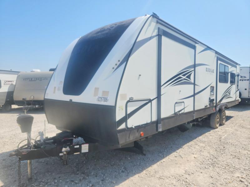 2019 Keystone Kodiak VIN 4YDT32120KJ972210 COPART salvage auction — WATER/FLOOD, TX - SALVAGE TITLE-FLOOD DAMAGE, sold $3,800 on 2026-09-15 (photo 2)