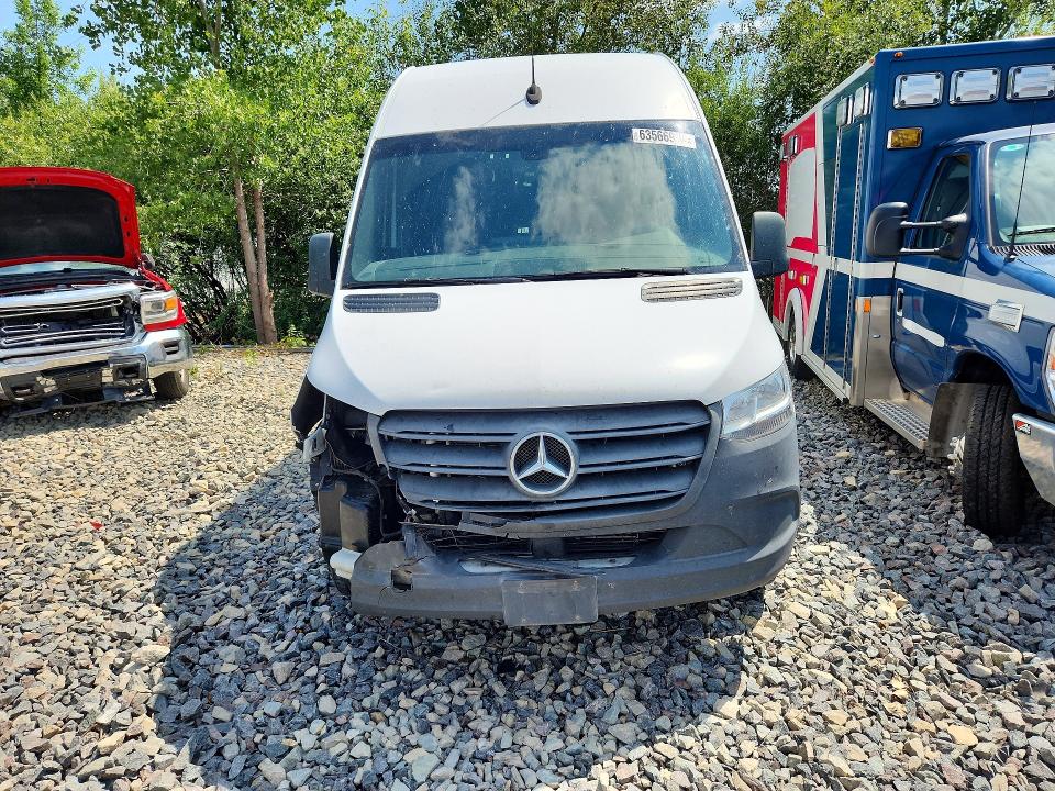 2022 Mercedes-benz Sprinter VIN W1Y4DCHY8NT103802 COPART salvage auction — FRONT END, WI - CERT OF TITLE-CLAIM PAID, sold $9,000 on 2026-10-07 (photo 5)