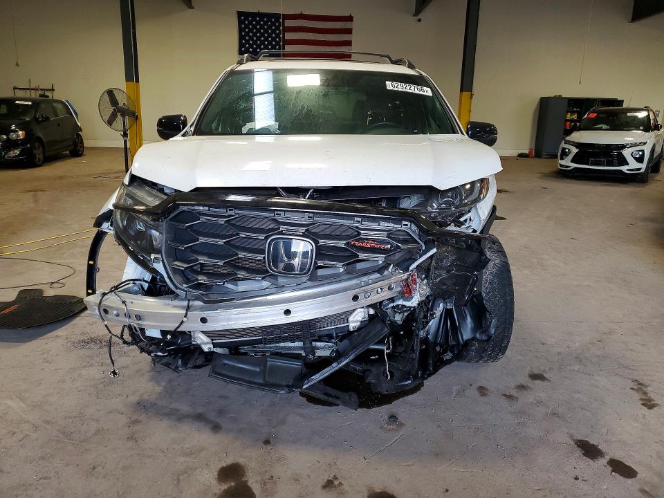 2024 Honda Passport VIN 5FNYF8H63RB018922 COPART salvage auction — FRONT END, Pa - Certificate Of Salvage, sold $5,100 on 2026-09-09 (photo 5)