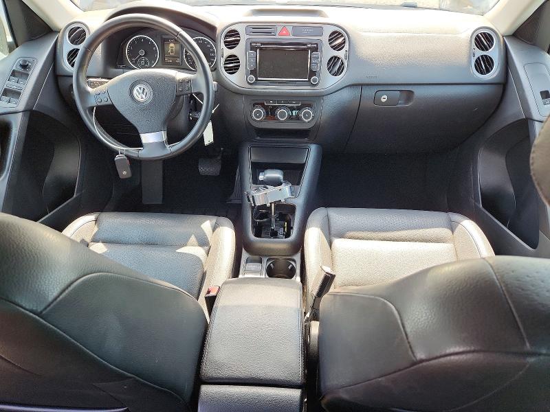 2010 Volkswagen Tiguan VIN WVGAV9AX6AW518792 COPART salvage auction — MINOR DENT/SCRATCHES, CA - DIS/DLR/EXP ONLY CLEAN TITLE, sold $125 on 2026-08-13 (photo 8)