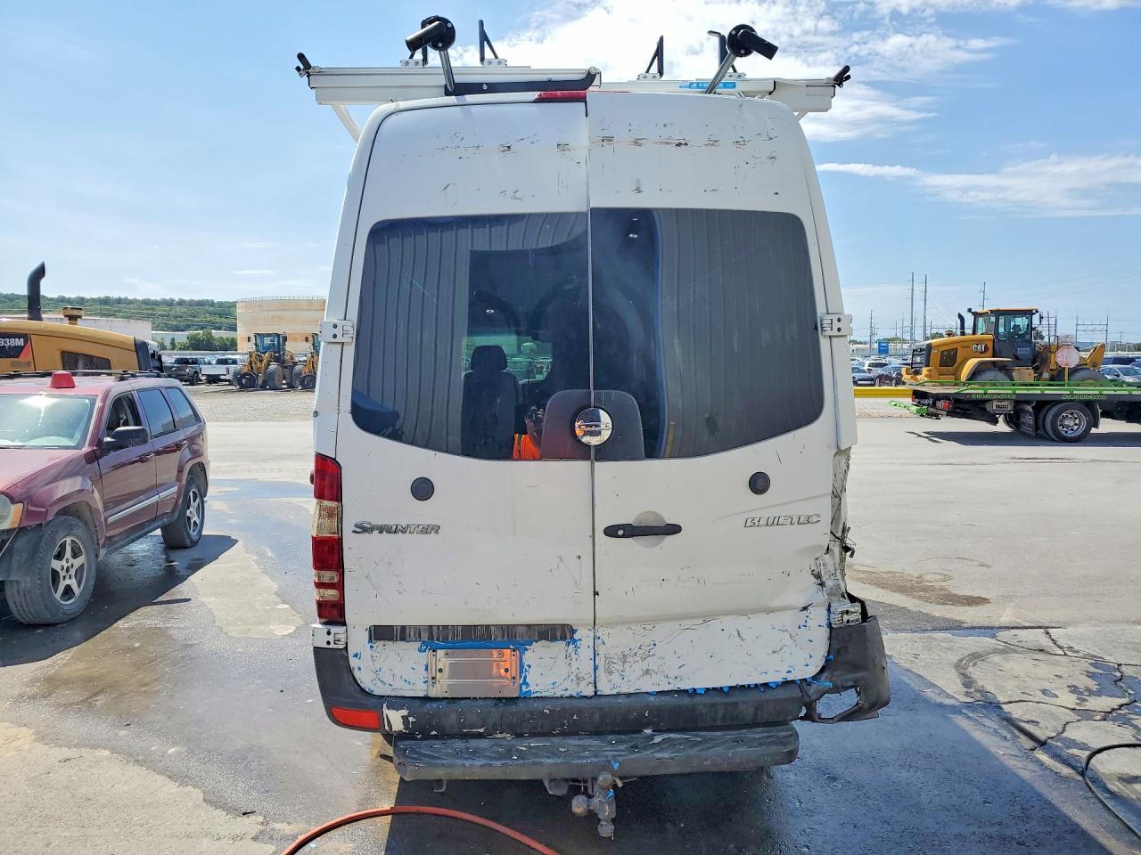 2012 Freightliner Sprinter 2500 VIN WDRPE8CC7C5624891 COPART salvage auction — Rear End, St - Salvage Title, sold $1,400 on 2026-09-23 (photo 6)