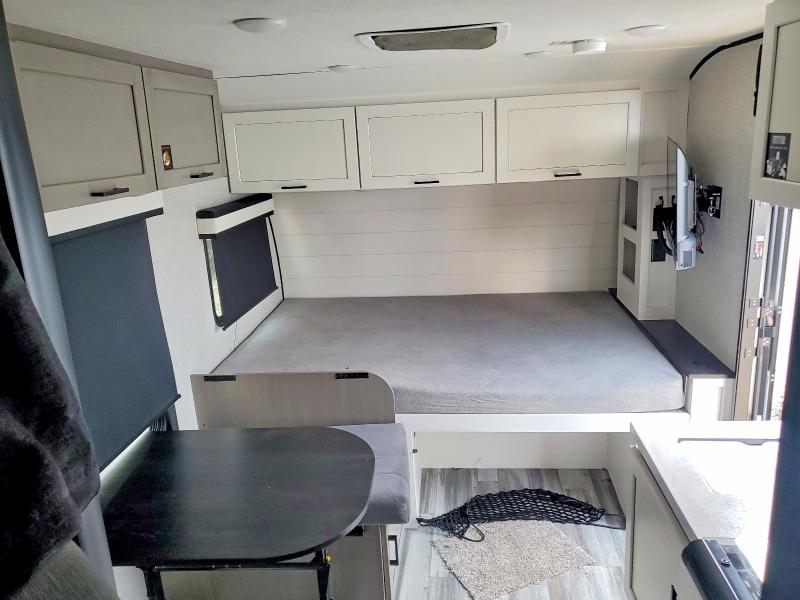 2025 Jayco jay Recreational vehicle (rv) VIN 1UJBB0AJ2S1JK0065 COPART salvage auction — ROOF, PA - CERTIFICATE OF SALVAGE, sold $2,700 on 2026-08-25 (photo 5)