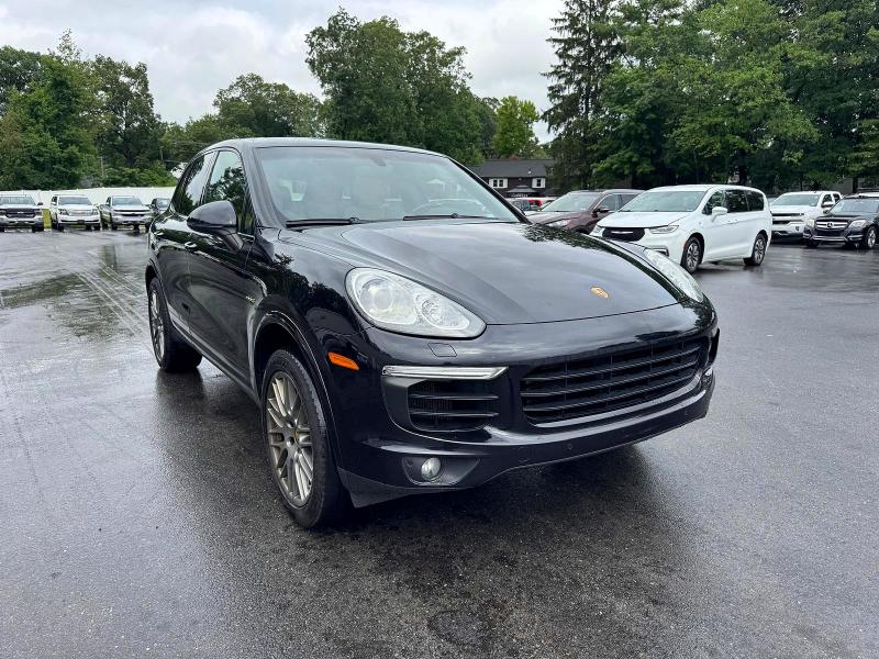 2017 Porsche Cayenne VIN WP1AE2A24HLA72698 COPART salvage auction — MINOR DENT/SCRATCHES, Salvage Title, sold $10,700 on 2026-08-25 (photo 4)