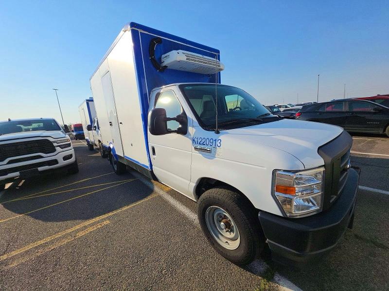 2023 Ford Econoline e350 VIN 1FDWE3FK9PDD08532 — COPART salvage auction photo