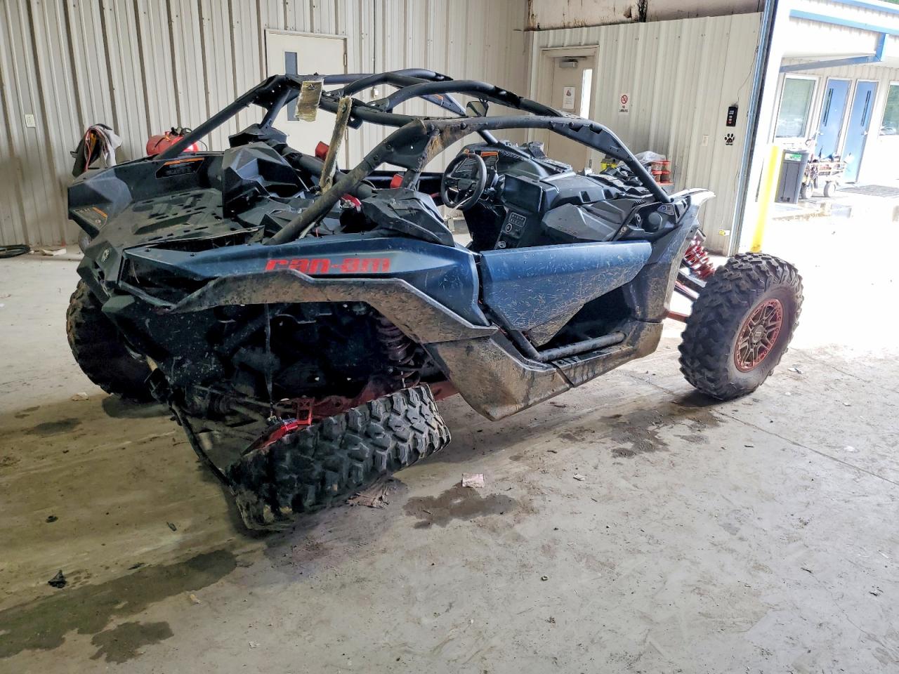 2026 can-am/ brp maverick VIN 3JBVXAV40TE002459 COPART salvage auction — All Over, Sc - Salvage Title, sold $12,700 on 2026-09-24 (photo 4)