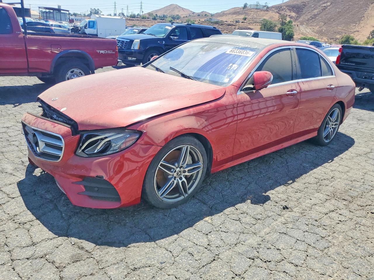 2019 Mercedes-Benz E-Class VIN WDDZF4JB8KA548599 — COPART salvage auction photo