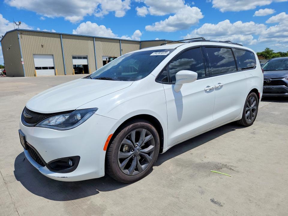 2018 Chrysler Pacifica VIN 2C4RC1BG4JR228069 COPART salvage auction — MINOR DENT/SCRATCHES, Tx - Certificate Of Title, sold $4,000 on 2026-09-05 (photo 1)