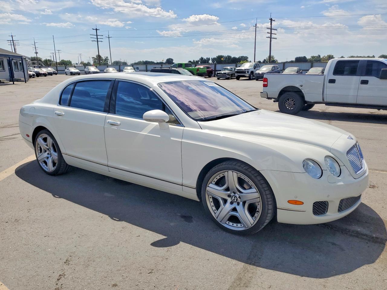 2006 Bentley Continental VIN SCBBR53W96C034993 COPART salvage auction — Minor Dent/Scratches, ID - CERT OF TITLE -REBUILT SALVAGE (P), sold $11,300 on 2026-09-03 (photo 4)
