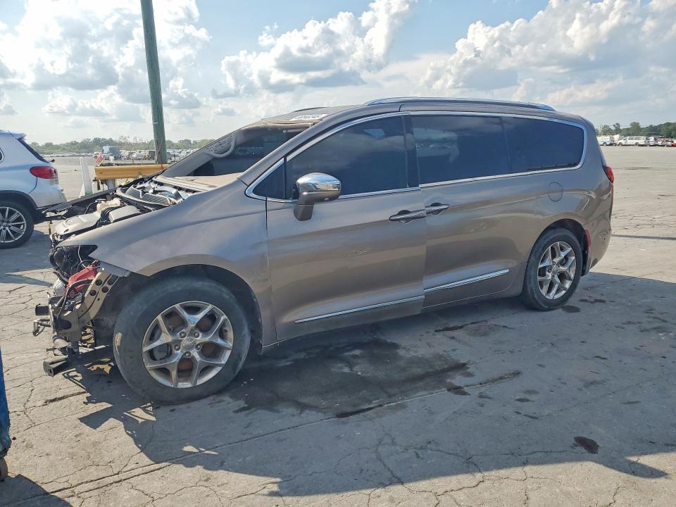 2017 Chrysler Pacifica VIN 2C4RC1GG7HR770608 COPART salvage auction — FRONT END, Ok - Cert Of Title-Rebuilt, sold $650 on 2026-10-05 (photo 1)