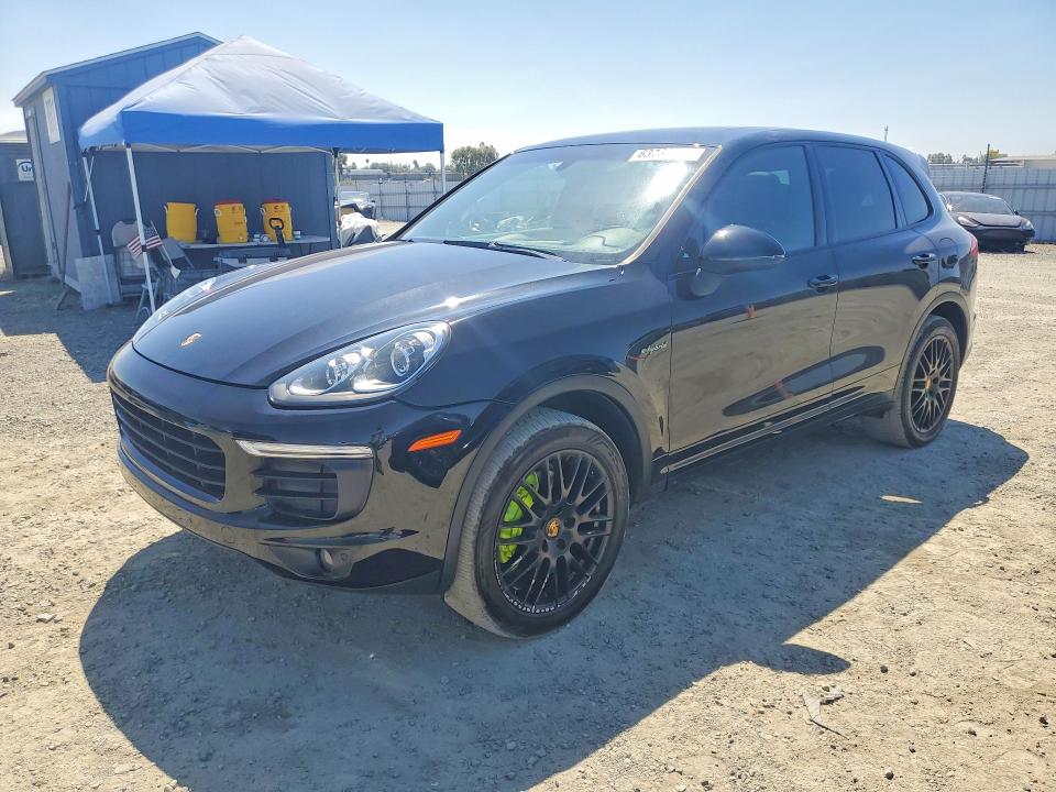 2016 Porsche Cayenne VIN WP1AE2A28GLA58589 COPART salvage auction — MINOR DENT/SCRATCHES, Ca - Dis/Dlr/Exp Only Clean Title, sold $2,200 on 2026-08-11 (photo 1)