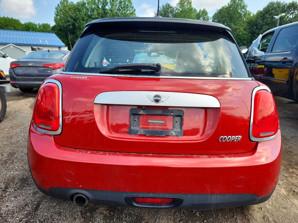 2015 Mini Cooper VIN WMWXM5C56FT974108 COPART salvage auction — MINOR DENT/SCRATCHES, Ct - Certificate Of Title (P), sold $2,950 on 2026-08-14 (photo 6)