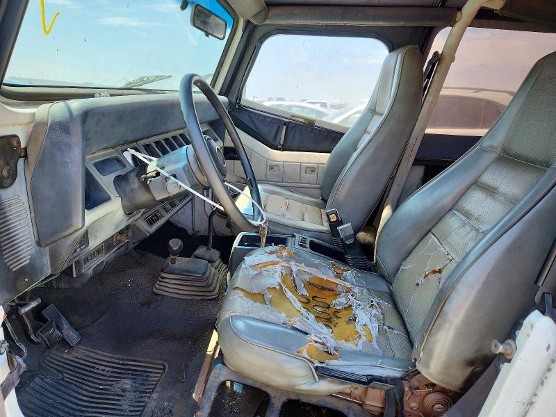 1993 Jeep Wrangler / VIN 1J4FY19P3PP219989 COPART salvage auction — FRONT END, CA - DIS/DLR/EXP ONLY CLEAN TITLE, sold $1,600 on 2026-08-21 (photo 7)