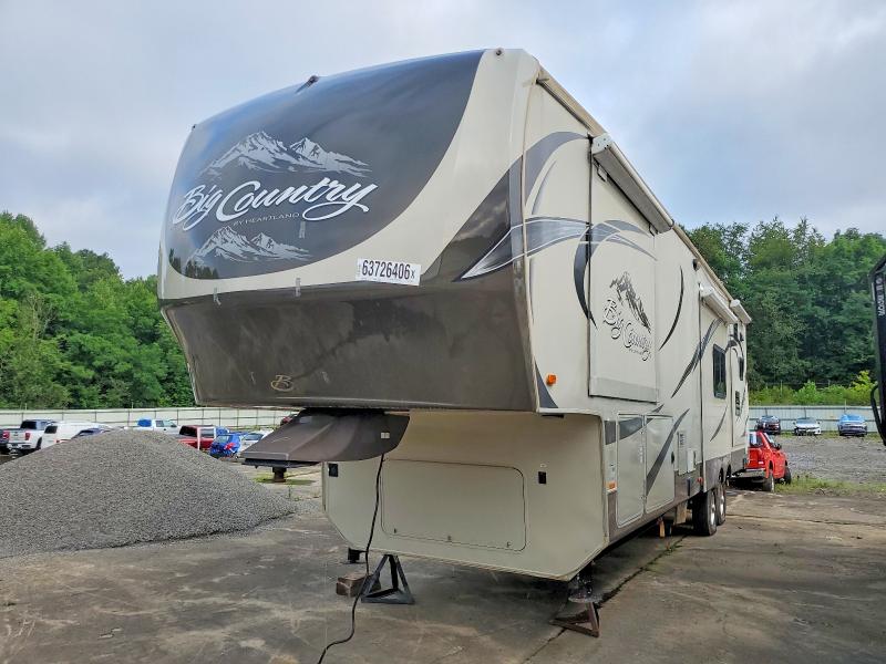 2013 Heartland rv Big countr VIN 5SFBG392XDE252242 COPART salvage auction — SIDE, CT, sold $5,400 on 2026-09-08 (photo 2)