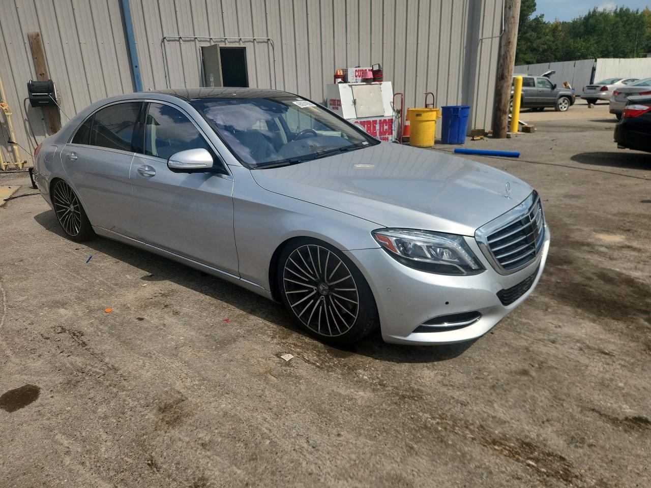 2017 Mercedes-Benz S-Class VIN WDDUG8CB2HA291136 COPART salvage auction — Minor Dent/Scratches, MS - CERTIFICATE OF TITLE (P), sold $8,000 on 2026-10-09 (photo 4)