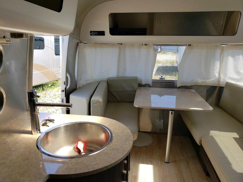 2013 Airstream Camper VIN 1STTFYL29DJ527267 COPART salvage auction — WATER/FLOOD, ON - PERMIT NO BRAND - UNFIT, sold $10,000 on 2026-09-08 (photo 6)