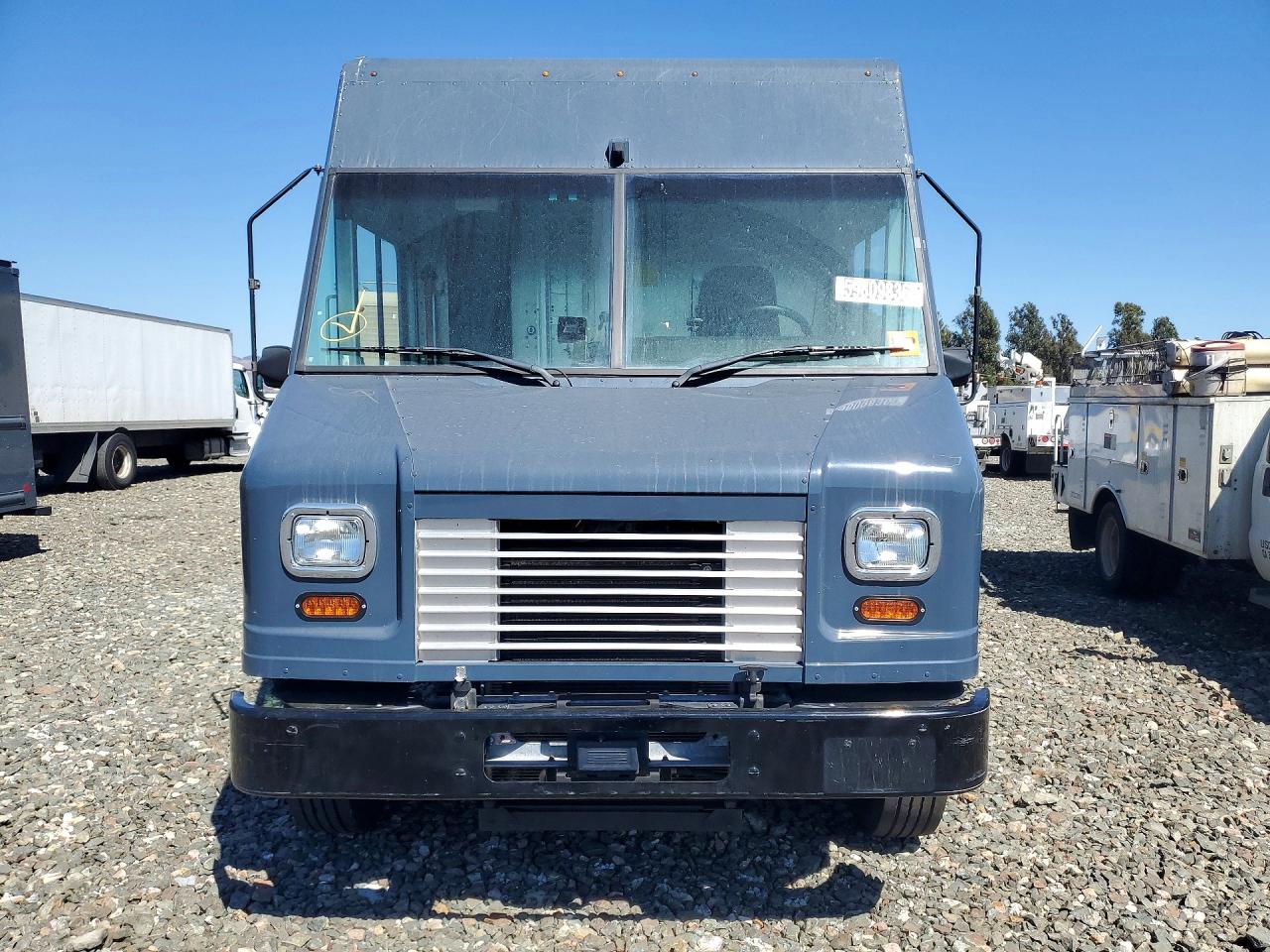 2020 Ford F59 VIN 1F65F5KN6L0A11621 COPART salvage auction — Side, CA - DIS/DLR/EXP ONLY CLEAN TITLE, sold $23,400 on 2026-09-17 (photo 5)
