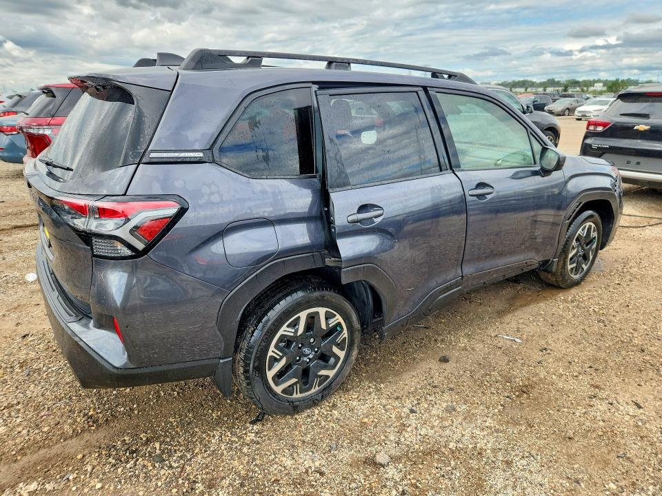 2025 Subaru Forester VIN JF2SLDBC6SH469842 COPART salvage auction — WATER/FLOOD, IL - SALVAGE CERT-FLOOD, sold $8,100 on 2026-09-15 (photo 3)