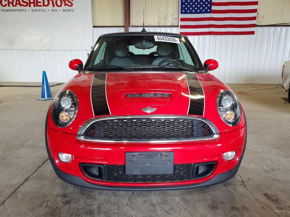 2014 Mini Cooper VIN WMWZP3C57ET298190 COPART salvage auction — NORMAL WEAR, Salvage Title, sold $2,150 on 2026-09-02 (photo 5)