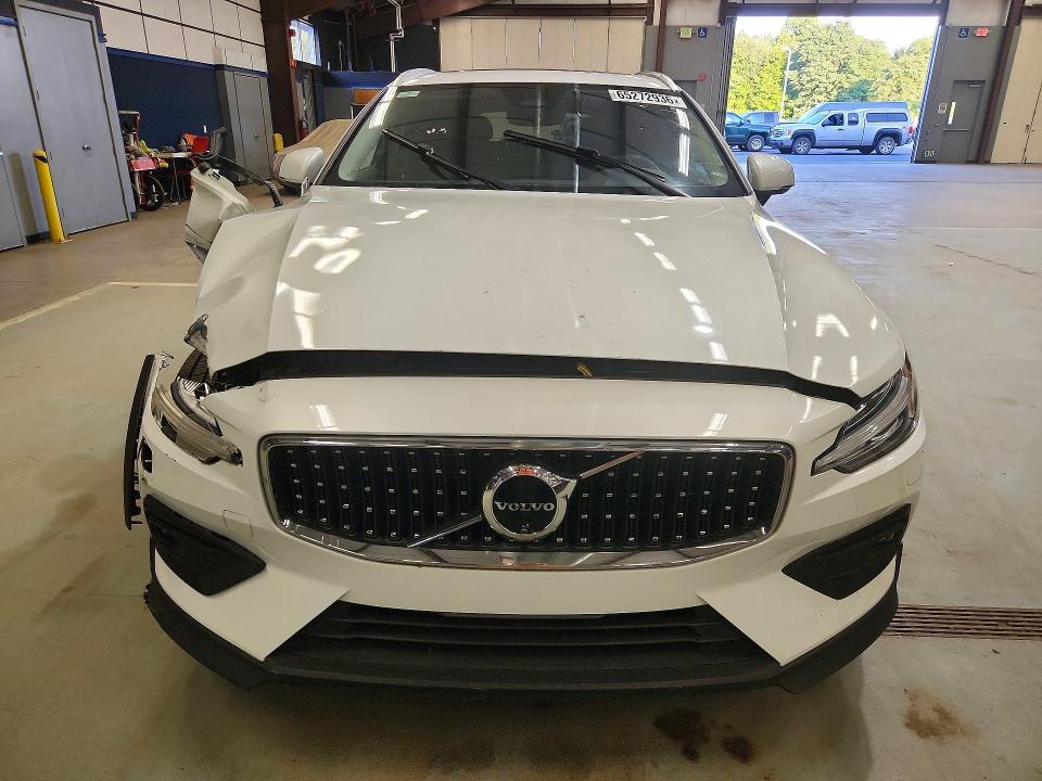 2025 Volvo V60 cross country VIN YV4L12WKXS2146229 COPART salvage auction — FRONT END, Ct - Certificate Of Title (P), sold $10,200 on 2026-08-14 (photo 5)