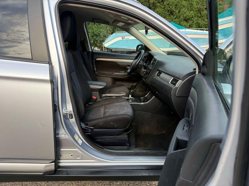 2016 Mitsubishi Outlander VIN JA4AZ3A32GZ018262 COPART salvage auction — NORMAL WEAR, MA - CERTIFICATE OF TITLE (P), sold $1,850 on 2026-09-04 (photo 5)