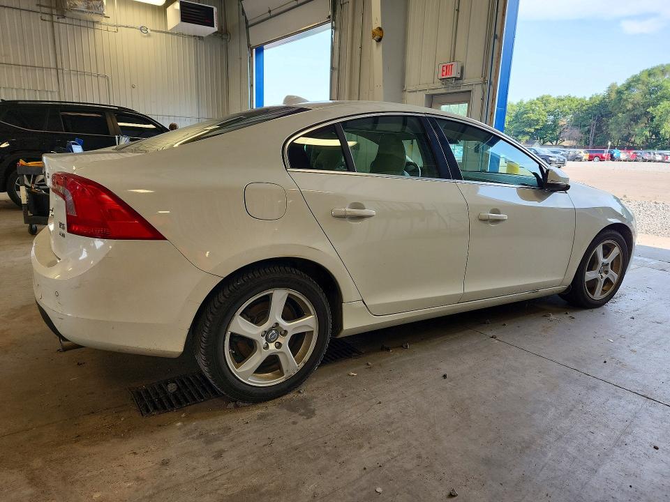 2013 Volvo S60 VIN YV1612FH9D2184004 COPART salvage auction — WATER/FLOOD, MN - CERT OF TITLE-PR SALV FLOOD, sold $250 on 2026-08-06 (photo 3)