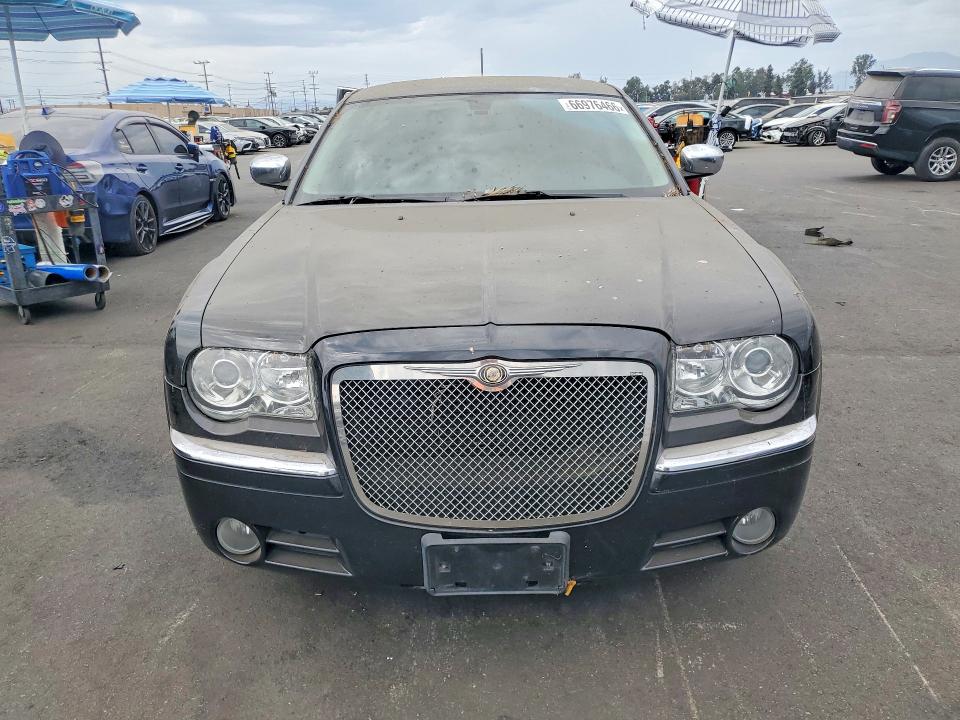 2008 Chrysler 300 VIN 2C3KA63H18H140239 COPART salvage auction — MINOR DENT/SCRATCHES, CA - DIS/DLR/EXP ONLY CLEAN TITLE (P), sold $275 on 2026-09-30 (photo 5)