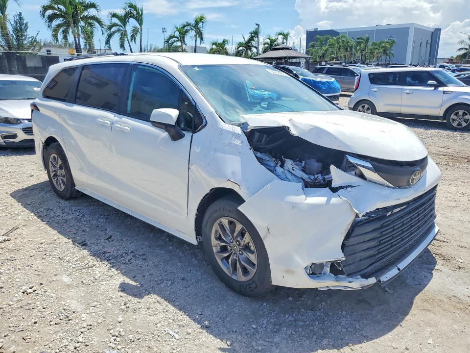 2026 Toyota Sienna VIN 5TDKSKFC7TS231527 COPART salvage auction — FRONT END, Nc - Salvage Certificate Of Title (P), sold $15,500 on 2026-08-21 (photo 4)