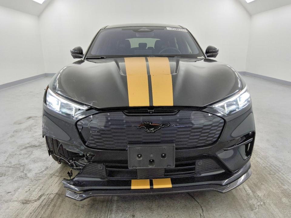 2023 Ford Mustang mach-e VIN 3FMTK4SE8PMA75958 COPART salvage auction — FRONT END, WA - VEHICLE CERT OF OWNERSHIP-TITL, sold $19,100 on 2026-08-17 (photo 5)