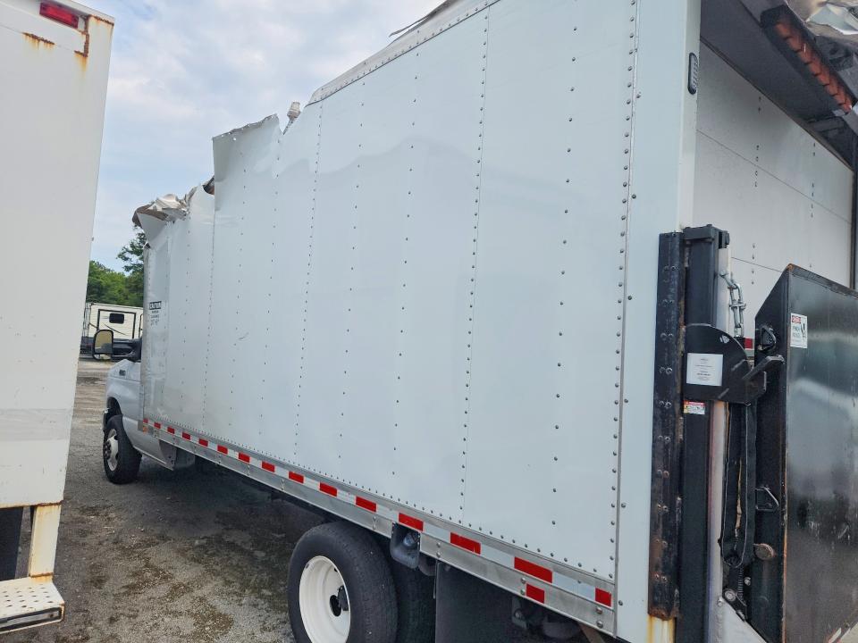 2024 Ford Econoline VIN 1FDWE3FN1RDD04682 COPART salvage auction — ROOF, Mo - Certificate Of Title (P), sold $10,200 on 2026-08-24 (photo 2)