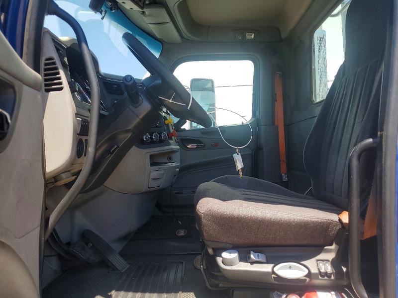 2019 Peterbilt 579 VIN 1XPBDP9X9KD235254 COPART salvage auction — NORMAL WEAR, AZ - CERTIFICATE OF TITLE, sold $7,500 on 2026-09-10 (photo 7)