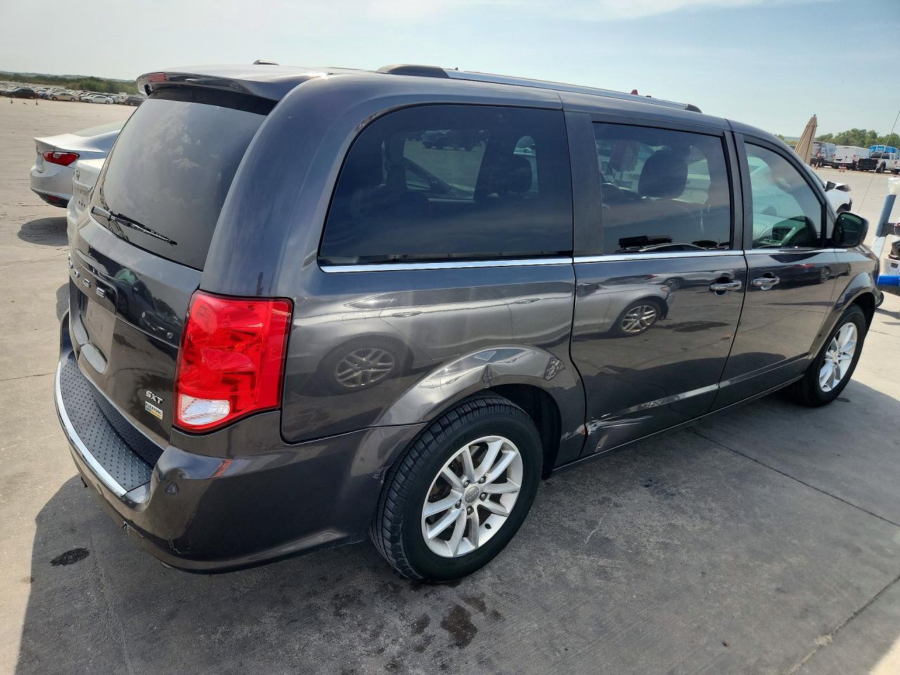 2019 Dodge Caravan VIN 2C4RDGCG2KR755575 COPART salvage auction — Minor Dent/Scratches, TX - CERTIFICATE OF TITLE (P), sold $3,250 on 2026-09-14 (photo 3)