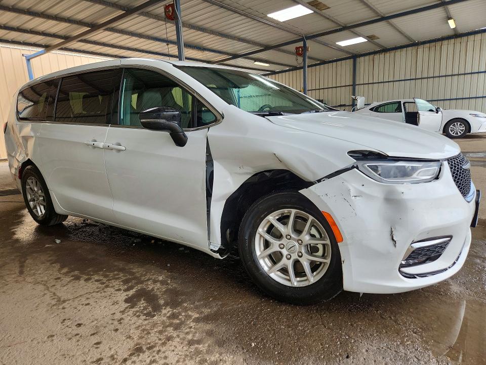 2025 Chrysler Pacifica VIN 2C4RC1BGXSR532525 COPART salvage auction — FRONT END, NY - CERTIFICATE OF TITLE (P), sold $11,000 on 2026-08-19 (photo 4)