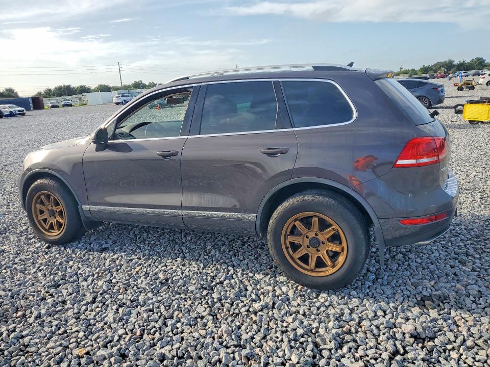 2012 Volkswagen Touareg VIN WVGFK9BP0CD005534 COPART salvage auction — NORMAL WEAR, Salvage Title, sold $2,750 on 2026-08-11 (photo 2)