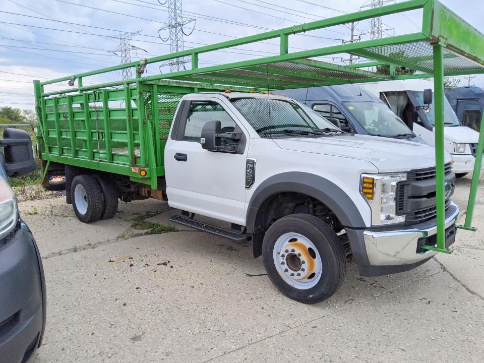 2019 Ford F-450 super duty VIN 1FDUF4GYXKDA12957 COPART salvage auction — NORMAL WEAR, IL - CERTIFICATE OF TITLE, sold $8,800 on 2026-08-25 (photo 4)