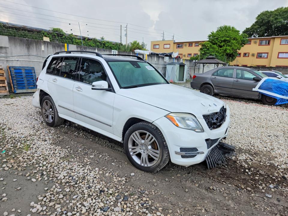 2015 Mercedes-benz Glk-klasse VIN WDCGG5HB8FG439339 COPART salvage auction — REAR END, Fl - Cert Of Title Slvg Rebuildable, sold $1,900 on 2026-08-18 (photo 4)