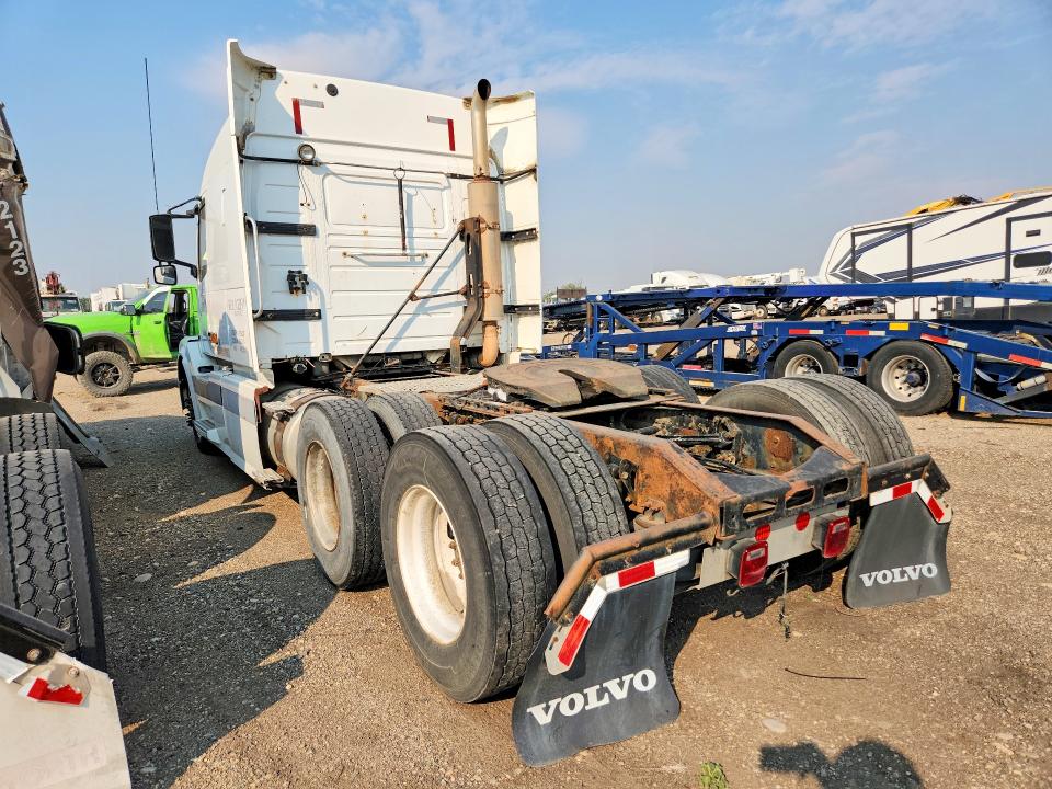 2004 Volvo Vn VIN 4V4NC9TG94N353151 COPART salvage auction — SIDE, Id - Certificate Of Title (P), sold $70 on 2026-08-18 (photo 2)