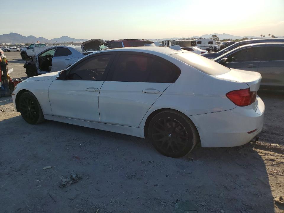 2012 BMW 3er VIN WBA3C1C50CF433124 COPART salvage auction — MINOR DENT/SCRATCHES, Va - Certificate Of Title, sold $1,050 on 2026-08-13 (photo 2)