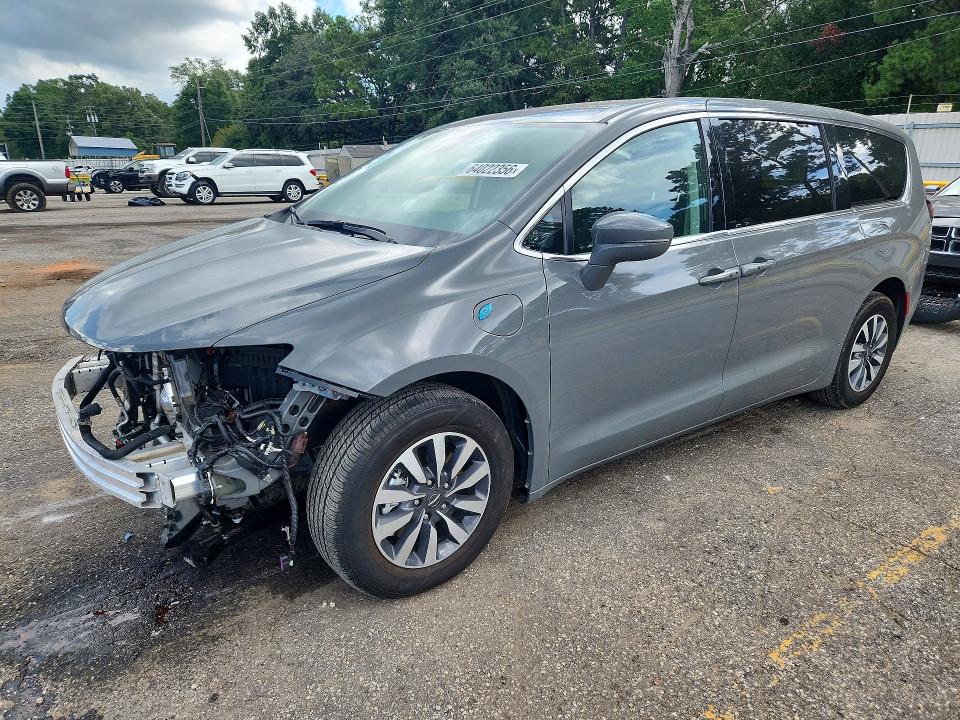 2022 Chrysler Pacifica VIN 2C4RC1L75NR232801 — COPART salvage auction photo