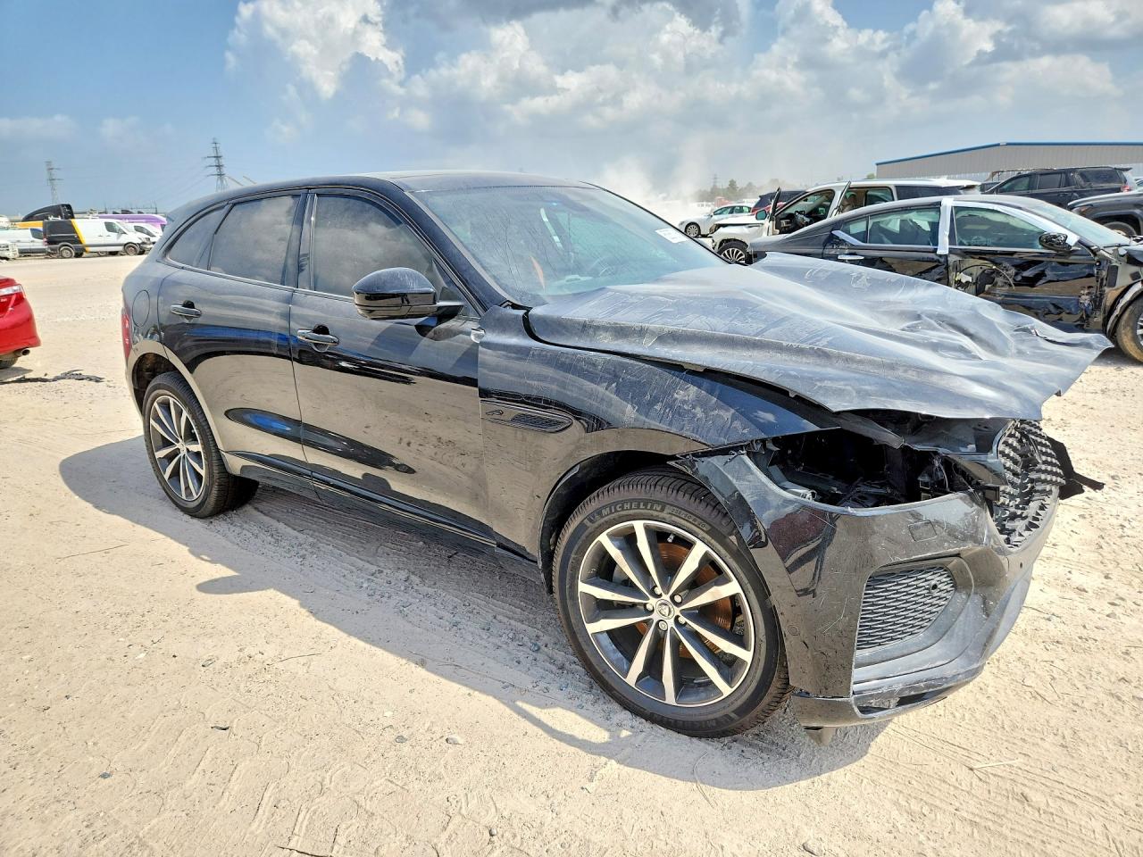 2025 Jaguar F-pace VIN SADCT2EX4SA748399 COPART salvage auction — Front End, TX - SALVAGE VEHICLE TITLE, sold $9,000 on 2026-09-15 (photo 4)