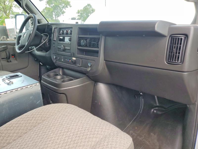 2025 Gmc Savana VIN 1GD07RF75S1190195 COPART salvage auction — REAR END, KY - CERTIFICATE OF TITLE, sold $26,250 on 2026-08-18 (photo 8)