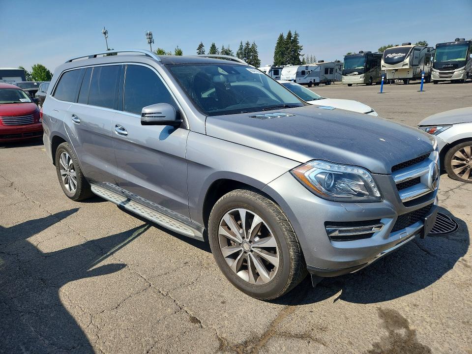 2015 Mercedes-benz Gl-class VIN 4JGDF6EE4FA554941 COPART salvage auction — MINOR DENT/SCRATCHES, Or - Certificate Of Title, sold $4,250 on 2026-09-14 (photo 4)