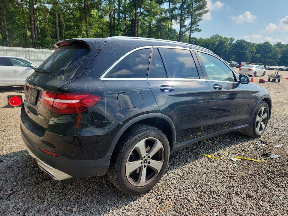 2017 Mercedes-benz Glc class VIN WDC0G4JB3HV010064 COPART salvage auction — MECHANICAL, NC - DEALER ONLY CLEAN TITLE, sold $2,150 on 2026-08-21 (photo 3)