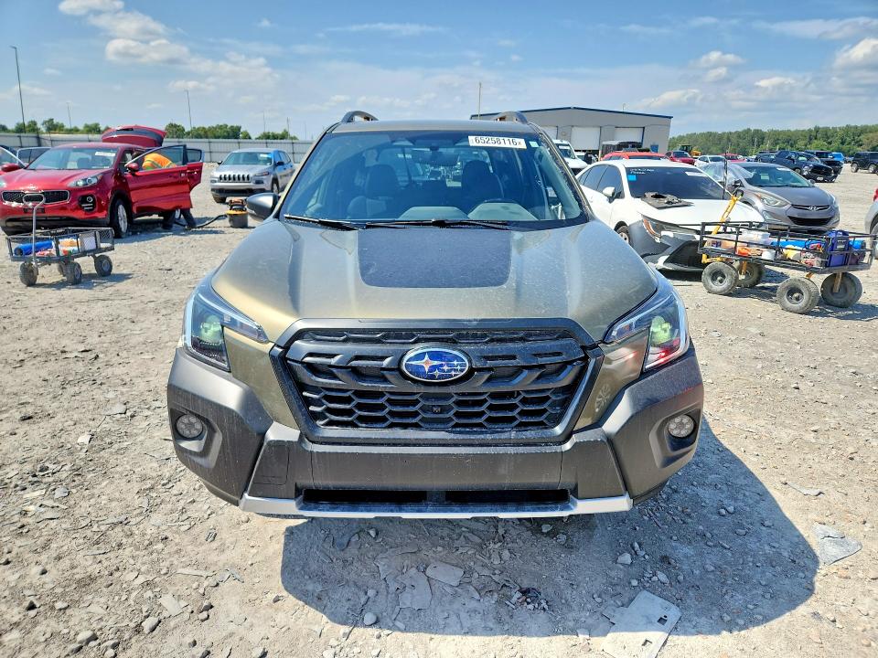 2023 Subaru Forester VIN JF2SKAMC0PH502596 COPART salvage auction — SIDE, IL - SALVAGE CERTIFICATE, sold $8,800 on 2026-09-14 (photo 5)