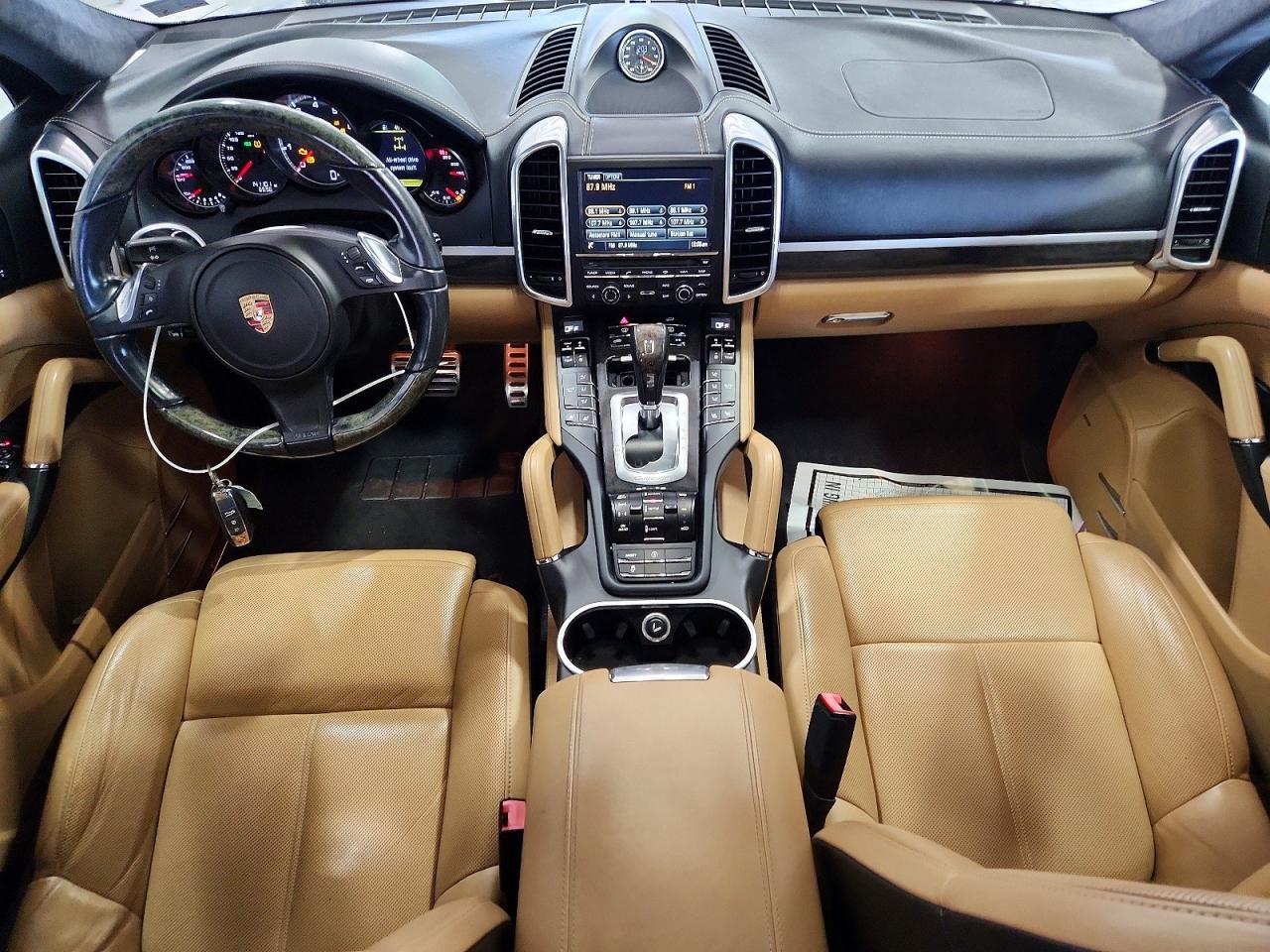 2014 Porsche Cayenne VIN WP1AC2A20ELA80928 COPART salvage auction — Minor Dent/Scratches, Ct - Clean Title, sold $8,500 on 2026-09-18 (photo 8)